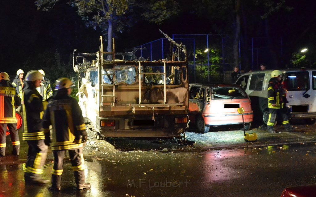 Auto 1 Wohnmobil ausgebrannt Koeln Gremberg Kannebaeckerstr P5408.JPG - Miklos Laubert